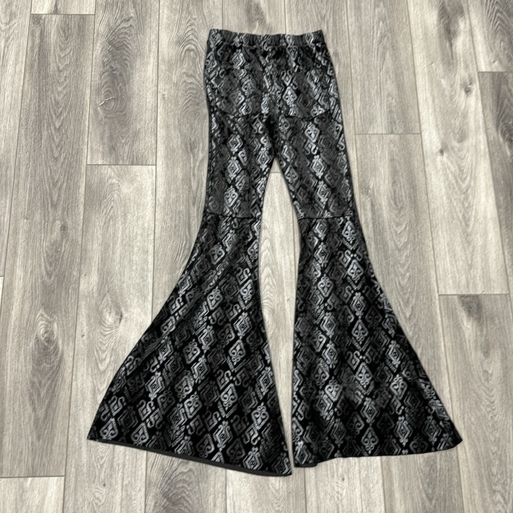 NWT Saints & Hearts Velvet Bell Bottoms - Picture 8 of 8